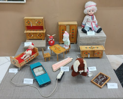 Выставка старинных игрушек в МВЦ Выставка старинных игрушек в МВЦ.